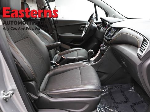 Used 2018 Chevrolet Trax LT w/ LT Convenience Package image 23