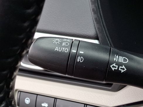 Used 2020 Nissan Altima 2.5 SV FWD image 25