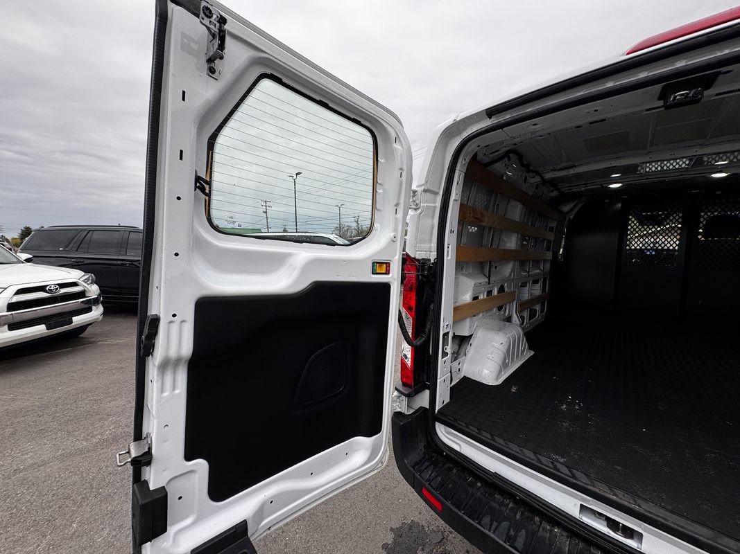 Used 2024 Ford Transit 250 Low Roof AWD w/ Exterior Upgrade Package image 40