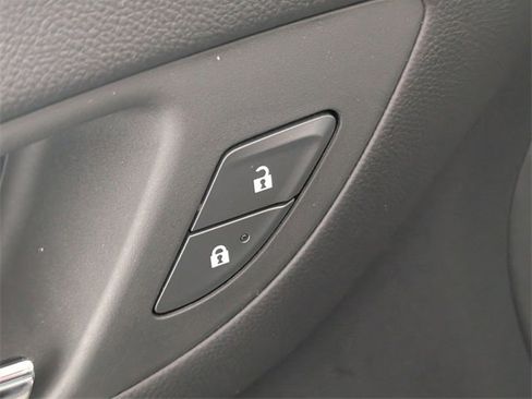 Certified 2024 Chevrolet Equinox LT image 11