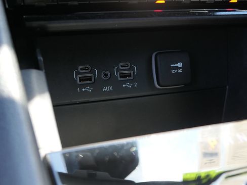 Used 2025 Jeep Grand Cherokee Laredo RWD image 20