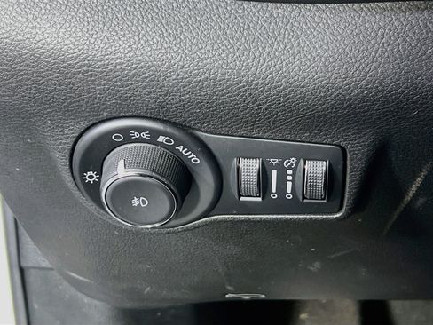 Used 2022 Jeep Compass Latitude AWD/4WD image 10