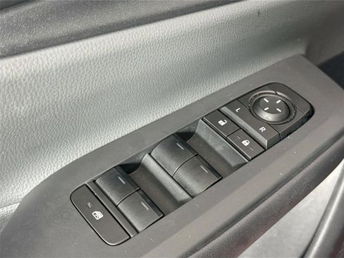 Used 2024 Toyota Prius LE image 28