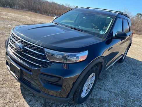 Used 2023 Ford Explorer XLT image 5