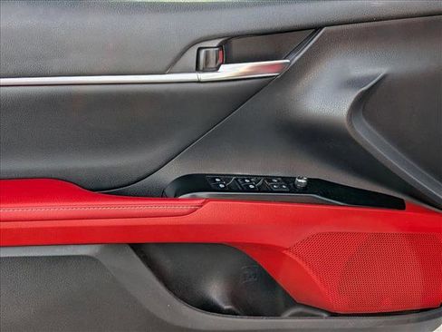 Used 2020 Toyota Camry XSE image 9