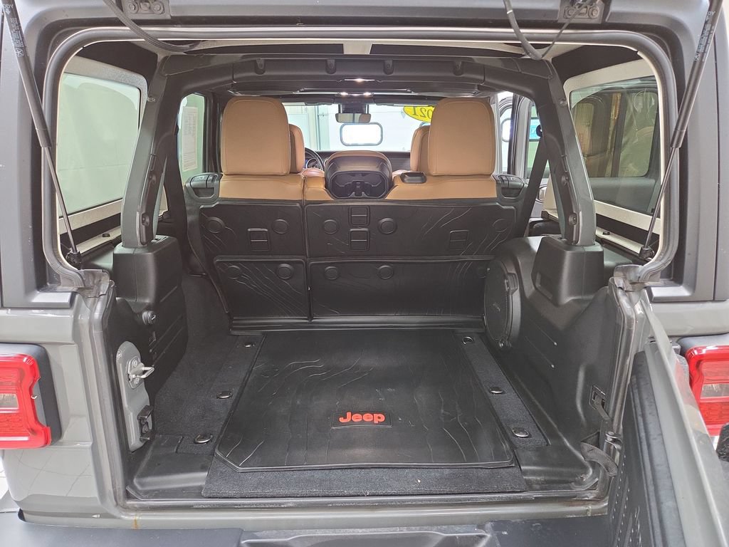 Used 2021 Jeep Wrangler Unlimited Sahara AWD/4WD image 9