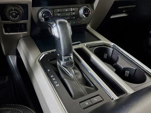 Used 2020 Ford F150 Lariat w/ Equipment Group 502A Luxury AWD/4WD image 18