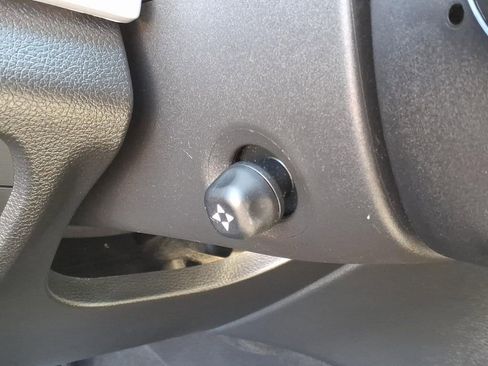 Used 2023 Jeep Grand Cherokee Limited w/ Luxury Tech Group II image 20