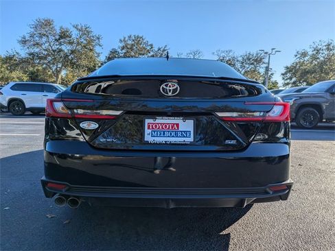Used 2025 Toyota Camry SE image 5