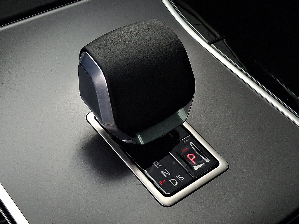 New 2026 Land Rover Range Rover Velar S AWD/4WD image 13