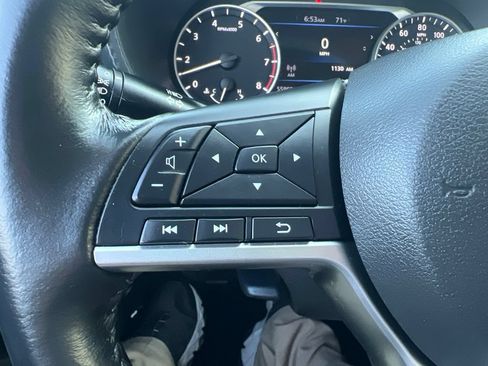 Used 2022 Nissan Sentra SV FWD image 49