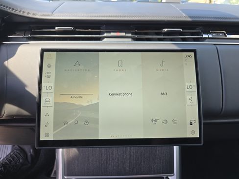Certified 2025 Land Rover Range Rover SE AWD/4WD image 26