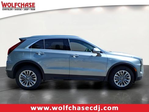 Used 2024 Cadillac XT4 Premium Luxury FWD image 6
