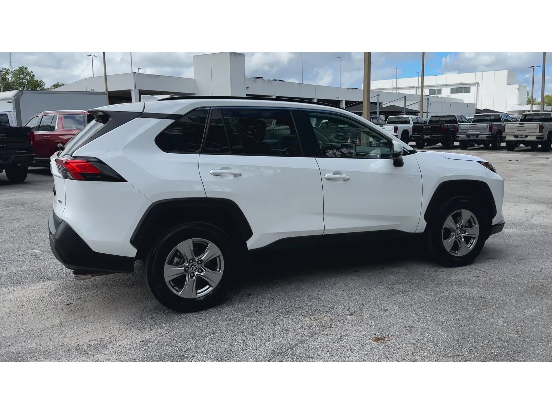 Used 2024 Toyota RAV4 XLE FWD image 9