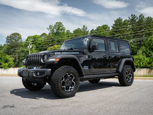 Used 2021 Jeep Wrangler Unlimited Rubicon 4xe w/ Cold Weather Group AWD/4WD image 3