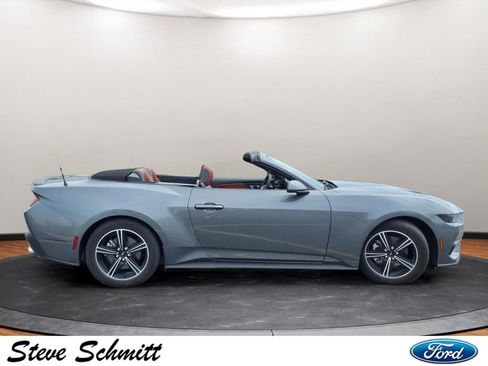 Used 2025 Ford Mustang Premium RWD image 28