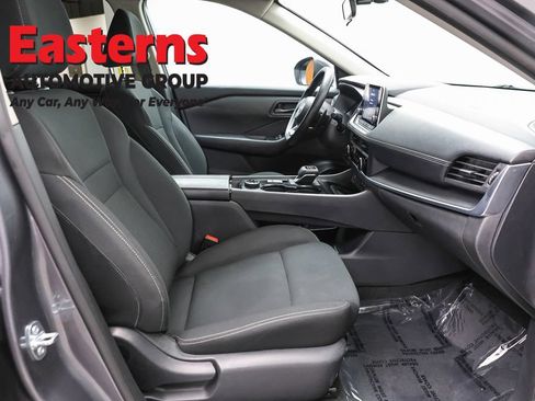 Used 2024 Nissan Rogue S AWD/4WD image 25