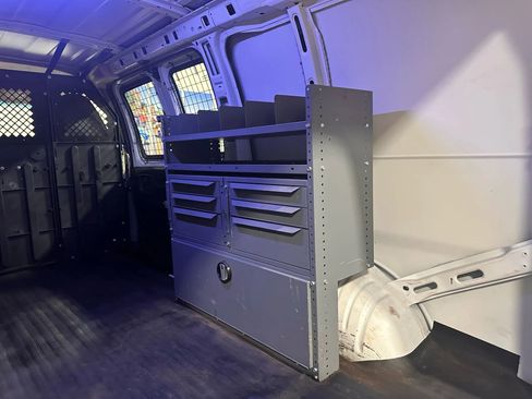 Used 2013 GMC Savana 1500 AWD image 24