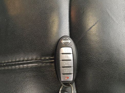 Used 2019 Nissan Pathfinder SL FWD image 32