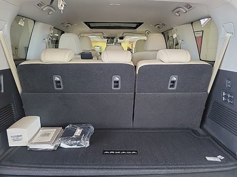 New 2025 Nissan Armada Platinum Reserve image 25