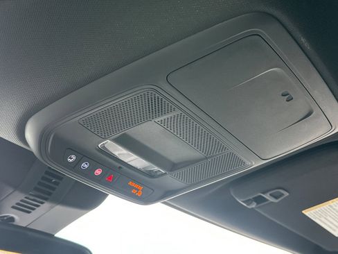 Used 2025 GMC Acadia Elevation image 25