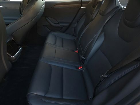 Used 2023 Tesla Model S image 11