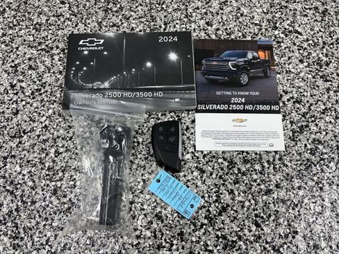 Used 2024 Chevrolet Silverado 2500 Custom w/ Custom Value Package image 21