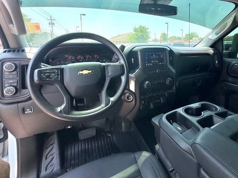 Used 2025 Chevrolet Silverado 3500 W/T AWD/4WD image 14