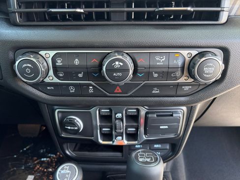 New 2026 Jeep Gladiator Sport AWD/4WD image 25