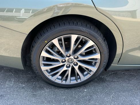 Used 2019 Lexus ES 350 w/ Premium Package FWD image 29