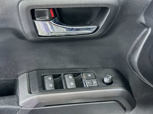 Used 2022 Toyota Tacoma TRD Sport w/ Black Out Package (TMS) AWD/4WD image 19