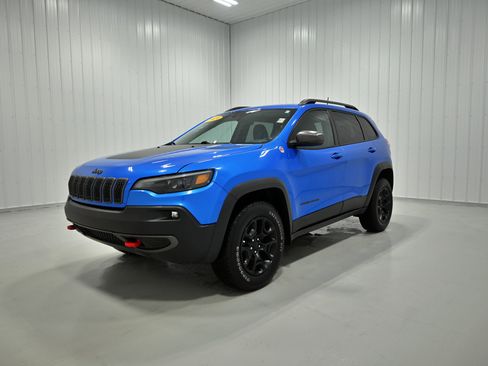 Used 2021 Jeep Cherokee Trailhawk AWD/4WD image 25