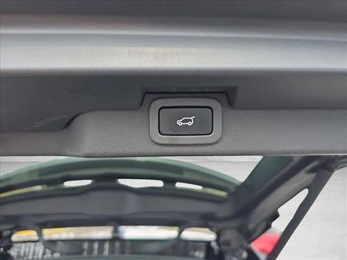 Used 2019 Land Rover Discovery HSE AWD/4WD image 13