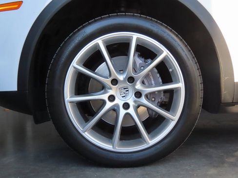 Used 2019 Porsche Cayenne image 19