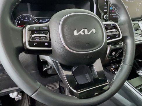 Certified 2023 Kia Sorento S w/ Panoramic Sunroof Package image 16