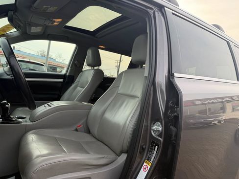 Used 2019 Toyota Highlander XLE AWD/4WD image 8