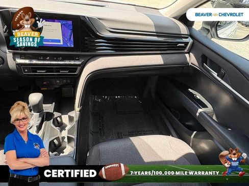 Used 2025 Toyota Camry LE FWD image 17