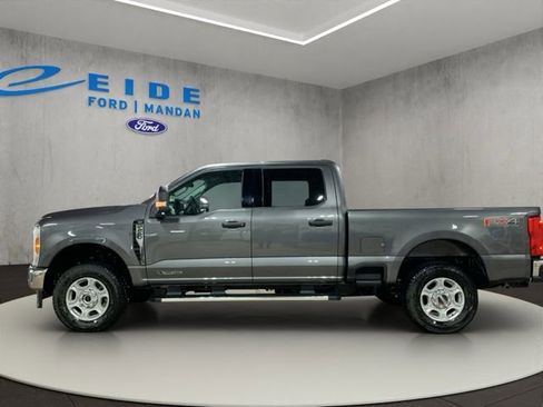 New 2026 Ford F250 XLT w/ FX4 Off-Road Package AWD/4WD image 3