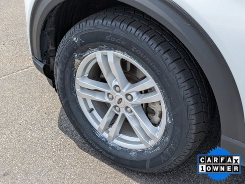 Certified 2024 Ford Explorer XLT w/ Class IV Trailer Tow Package AWD/4WD image 11