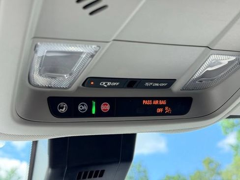 Used 2023 GMC Terrain SLE w/ Driver Convenience Package FWD image 19