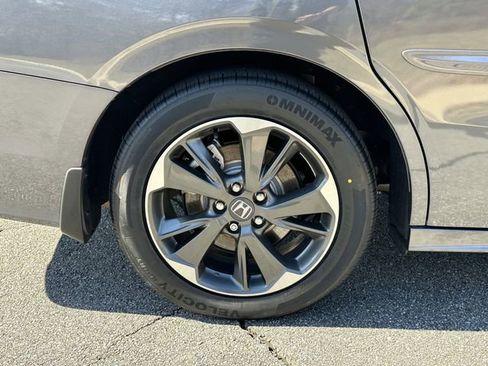 Used 2024 Honda Odyssey Elite image 18