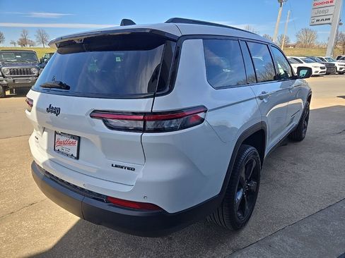 Used 2024 Jeep Grand Cherokee L Limited w/ Luxury Tech Group II image 11