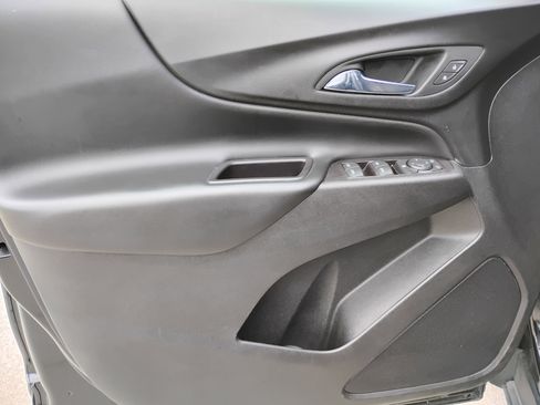 Used 2020 Chevrolet Equinox LT FWD image 15
