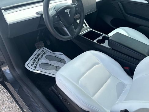 Used 2023 Tesla Model Y Long Range AWD/4WD image 31