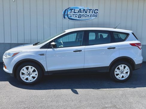 Used 2014 Ford Escape S FWD image 2