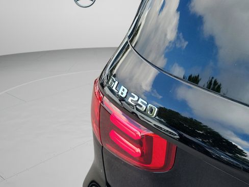 Certified 2025 Mercedes-Benz GLB 250 image 7
