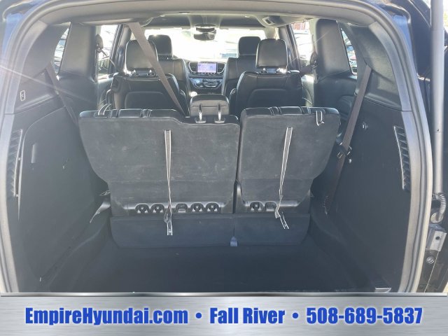 Used 2025 Chrysler Pacifica Select FWD image 6