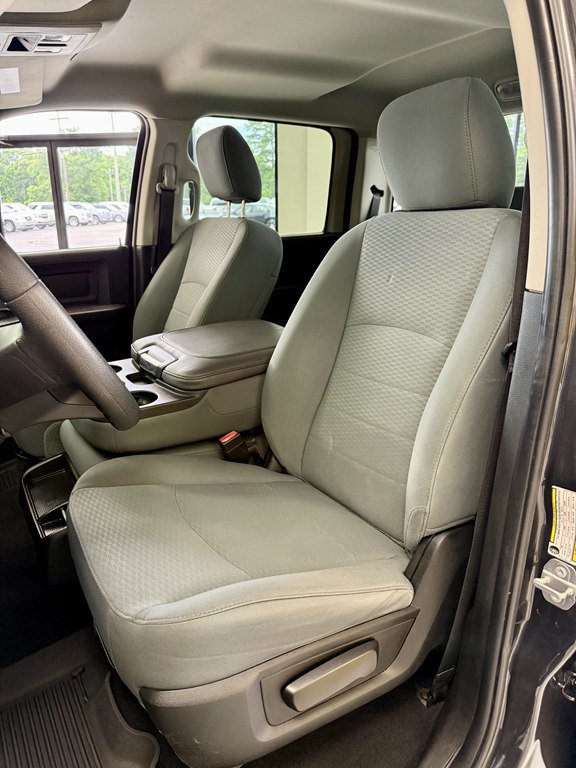 Used 2018 RAM 2500 Tradesman w/ Chrome Appearance Group RWD image 14