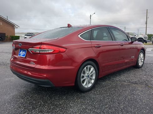 Used 2019 Ford Fusion SEL FWD image 3
