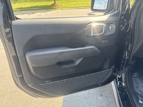 Certified 2023 Jeep Wrangler Unlimited Rubicon 392 w/ Trailer Tow Package image 14